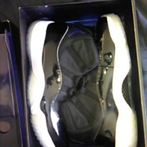 Jordan 11 space jam with box
